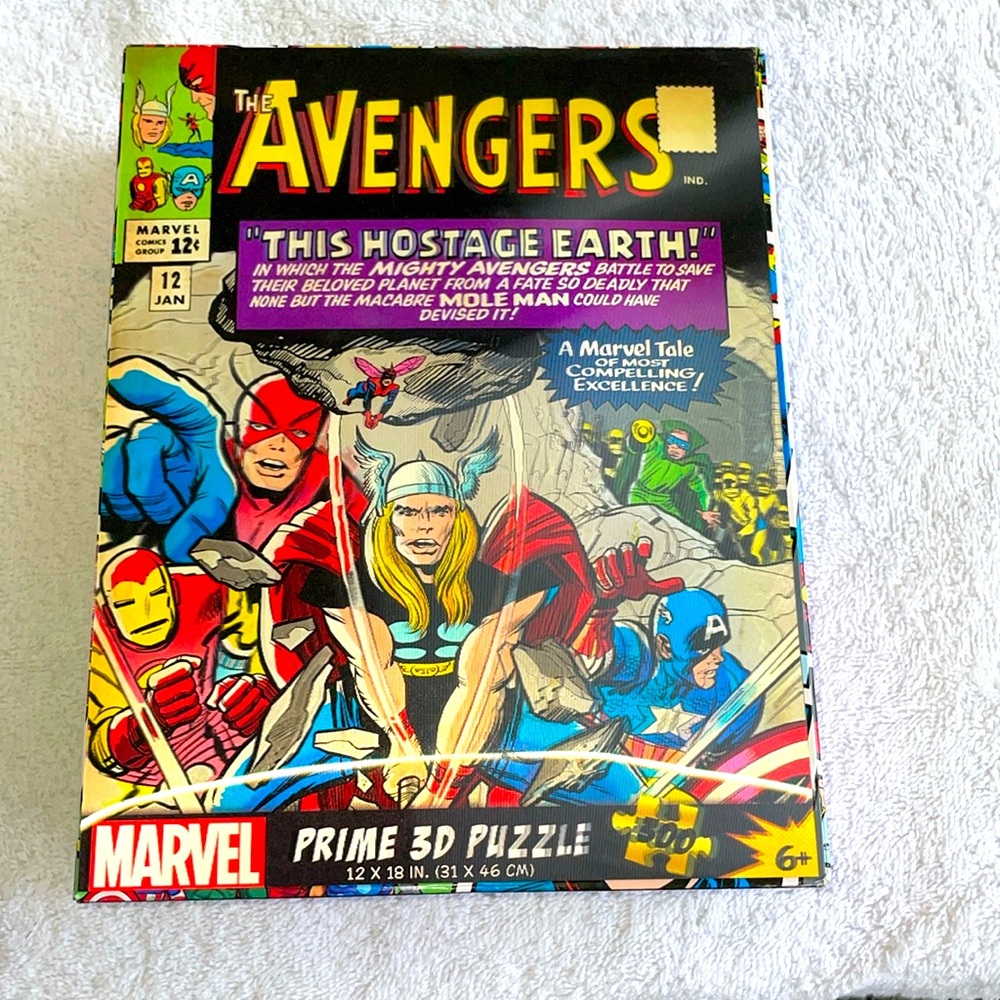 NEW Marvel Avengers This Hostage Earth 300 pieces, 2023 Prime 3D Puzzle 12x18”